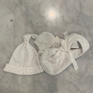 Zara White Star-Patterned Baby Hat Mittens and Bib set